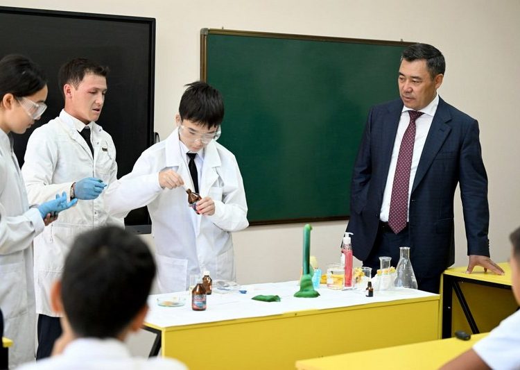 Президентский лицей для одаренных детей открыли в Кыргызстане — ФОТО