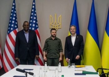 Визит Блинкена в Киев: CША начали поставки снарядов с ураном Украине