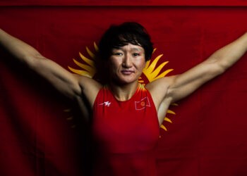 Айсулуу Тыныбекова — трёхкратная чемпионка мира по борьбе