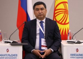Глава Минэкономики: «Никто больше не может угрожать Кыргызстану внешним долгом»