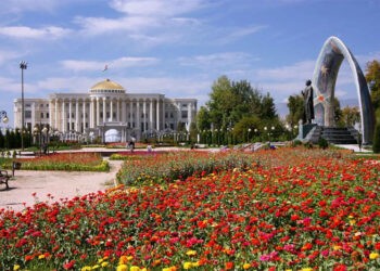 В Душанбе проходит международный туристический форум стран СНГ