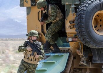В Туркменистане прошли масштабные военно-тактические учения