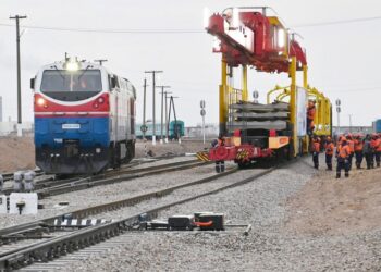Более 1 тысячи км железных дорог построят в Казахстане в ближайшие три года
