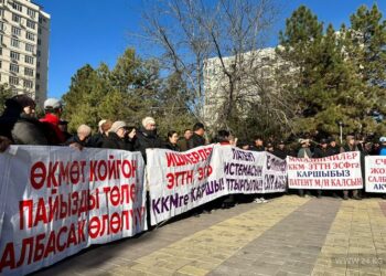 Торговцы рынков Кыргызстана выиграли раунд: патент остается до лета 2024 года в торговой сфере