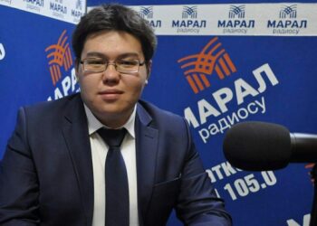 Изменение флага: Лидер партии Социал-демократ просит возбудить уголовное дело на спикера парламента Кыргызстана