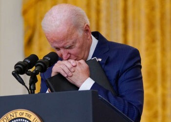 Байдена уволят? Конгрессмены США проведут расследование по импичменту президента