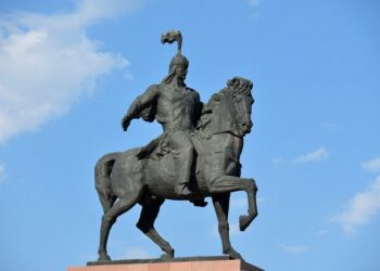 В ближайшие 7 лет в Кыргызстане будет установлено 77 памятников