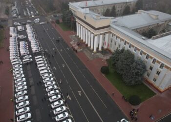 Россия предоставила Минздраву Кыргызстана 107 единиц спецтехники на грант в $3 млн