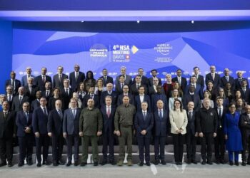 Форум в Давосе. Региональные главы МИД о военных действиях в секторе Газа