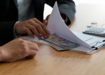 В Казахстане могут создать публичный реестр коррупционеров
