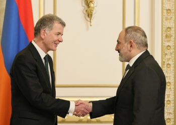 Переговоры в кулуарах: премьер Армении встретился с главой британской внешней разведки МI6