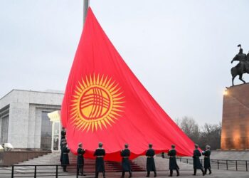В Бишкеке поднимут флаг-рекордсмен в честь 33-летия Независимости Кыргызстана