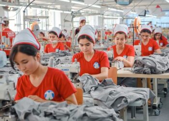 Шавкат Мирзиёев: в текстильной отрасли может быть создано 500 тыс. рабочих мест