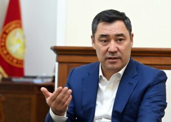 Президент Кыргызстана: Мы не должны быть настроены против других языков