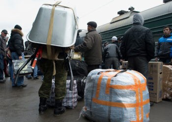 Минтруда Таджикистана оценило отток мигрантов из России
