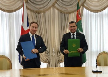 Лондон и Ашхабад заключили соглашение о сохранении экосистемы Каспийского моря