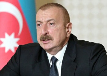 Алиев: Азербайджан и Армения, кроме делимитации, начали и демаркацию границ двух стран