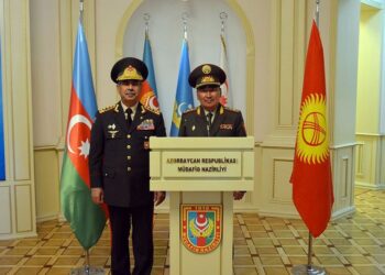 Кыргызстан заинтересован в сотрудничестве с Азербайджаном в военно-технической сфере, заявил глава КР