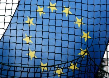 «Свобода слова по-европейски»: Евросоюз ввел запрет на вещание четырех российских СМИ