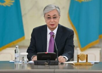 Запад приступил к выкручиванию рук президенту Казахстана