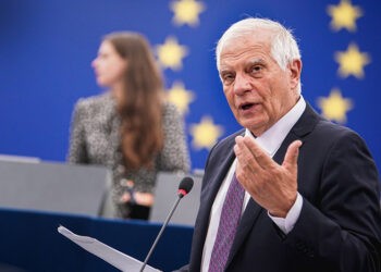Боррель потребовал провести расследование удара Израиля по школе БАПОР в Газе