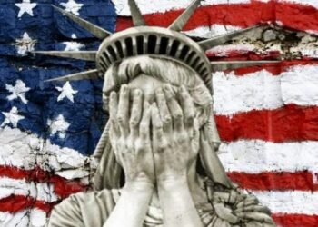 Американские социологи: образ США как сияющего оплота демократии сильно потускнел