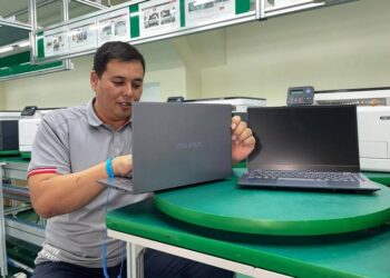 Кыргызстан начал сборку собственных ноутбуков «Meken»