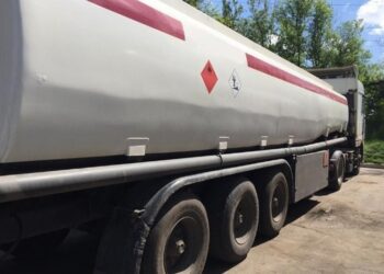 Кыргызстан ввёл запрет на ввоз нефтепродуктов автомобильным транспортом