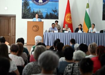 В Кыргызстане думают как усилить политическое участие женщин