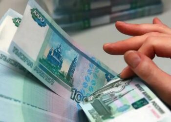 Кыргызстанские банки ужесточают правила денежных переводов в Россию
