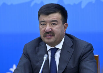 Борьба с пробками: депутат предложил запретить праворульным авто въезжать в Бишкек и Ош