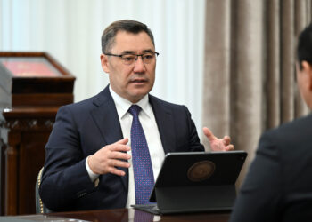 После флага на очереди гимн: президент Кыргызстан поддержал идею изменения гимна