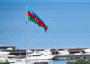 Азербайджанский флаг — мировой рекордсмен по размерам