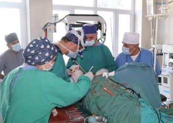 В Таджикистане впервые провели операцию на сосудах головного мозга