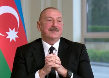 Алиев призывает Россию инвестировать в восстановление Карабаха
