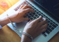 Штрафы за оскорбления и клевету: как Кыргызстан будет регулировать интернет?