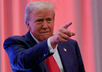 Трамп угрожает странам БРИКС: пошлины и торговые ограничения за отказ от доллара