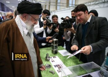 Достижения иранской науки: аятолла Хаменеи посетил выставку «Флагманы прогресса»