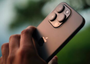 Apple сканирует фото и слушает пользователей без их ведома: новые риски конфиденциальности
