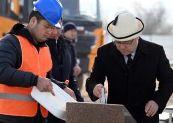 Президент дал старт строительству нового здания Генпрокуратуры, а у старого произошел акт самосожжения — ВИДЕО