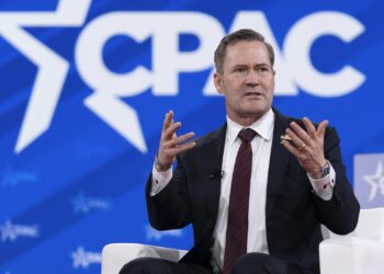 Советник Трампа заявил о пересмотре США подхода к отношениям с Россией