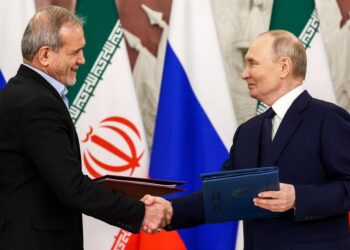 Москва предлагает помощь Тегерану в решении ядерной проблемы