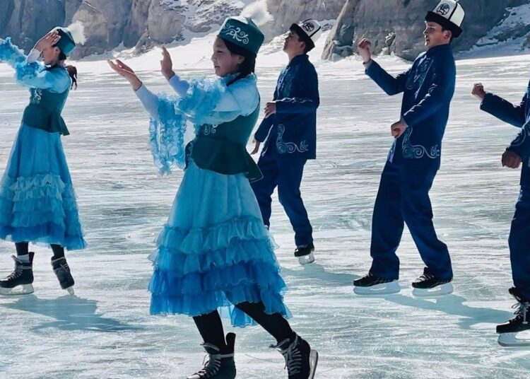 Первый зимний фестиваль «Чудо Кол-Суу» прошел в Кыргызстане — ФОТО