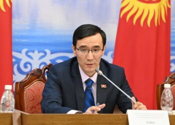 В Кыргызстане предложили ограничить количество сроков депутатов парламента до двух