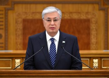 Почему Токаев раскритиковал работу западных НКО в Казахстане?