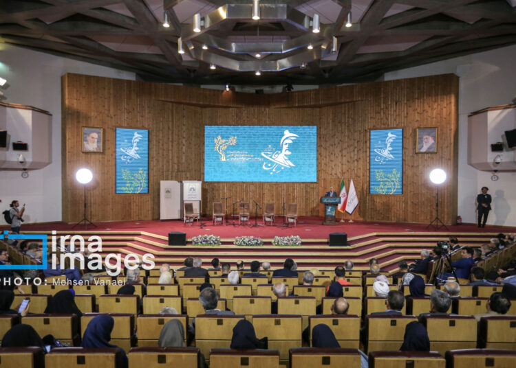 Иран отметил День персидского языка: чествование Фирдоуси в Тегеране (ФОТО)