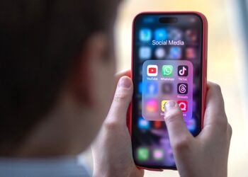 Франция против TikTok-поколения: Париж предлагает запретить соцсети до 15 лет по всей Европе
