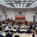 «Народ взбунтуется». Поправки о госязыке вызвали споры среди парламентариев — но их все же приняли в первом чтении