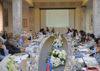 В Бишкеке проходит международный симпозиум эпосоведов — ФОТО