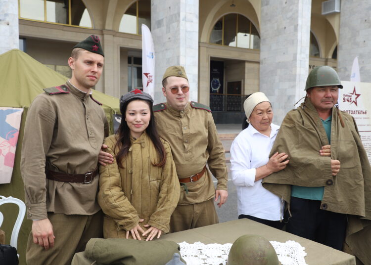 Бессмертный полк в Бишкеке: мы помним, мы гордимся, мы передаём — Фоторепортаж
